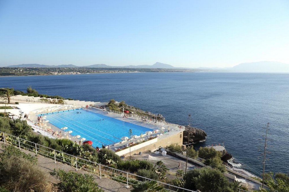 Perla del Golfo Resort